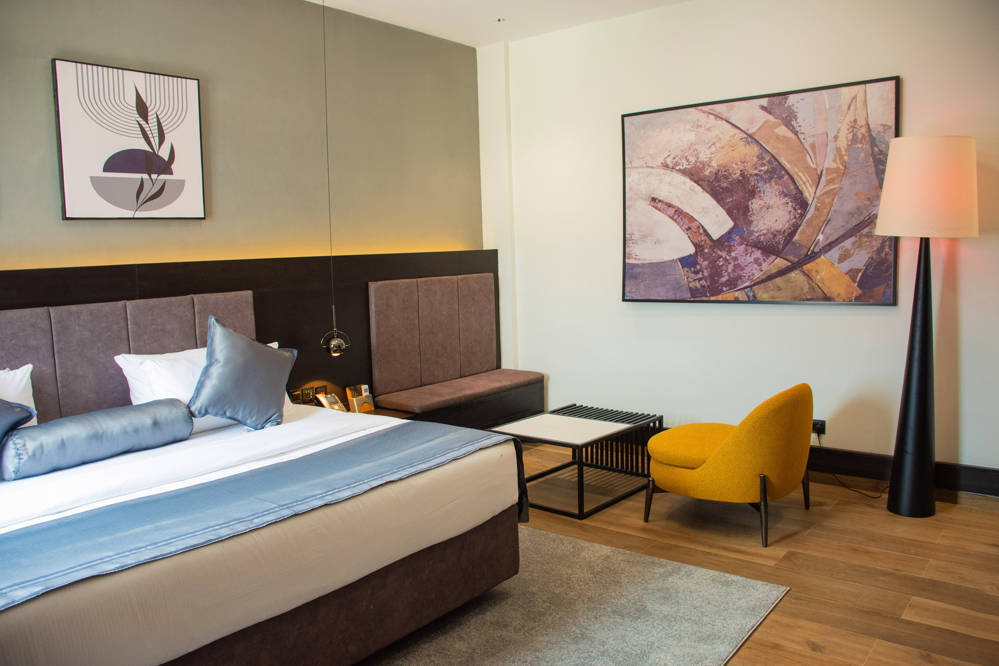 Thribeka International Hotel Club Room