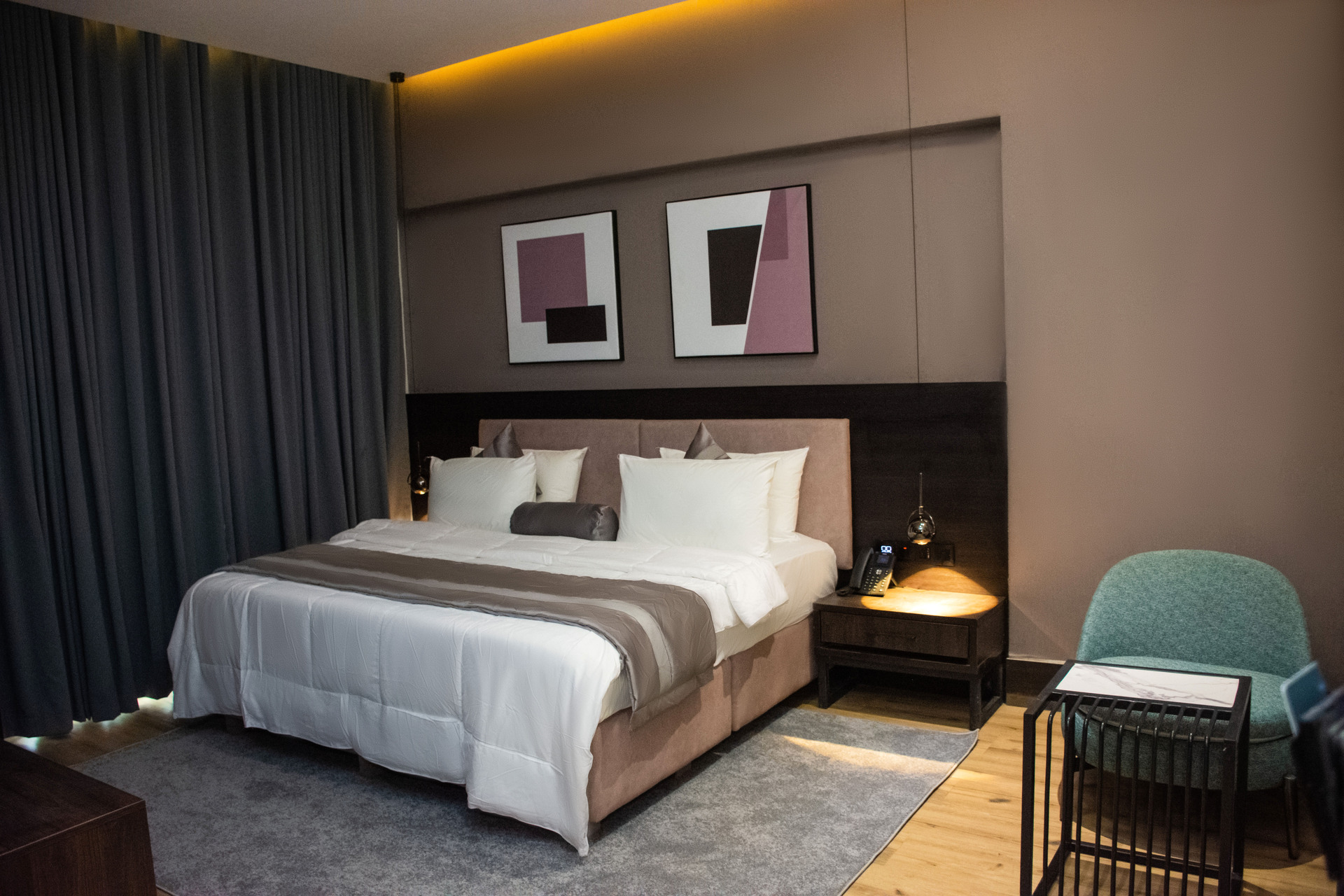 The Thribeka International hotel Premier Rooms