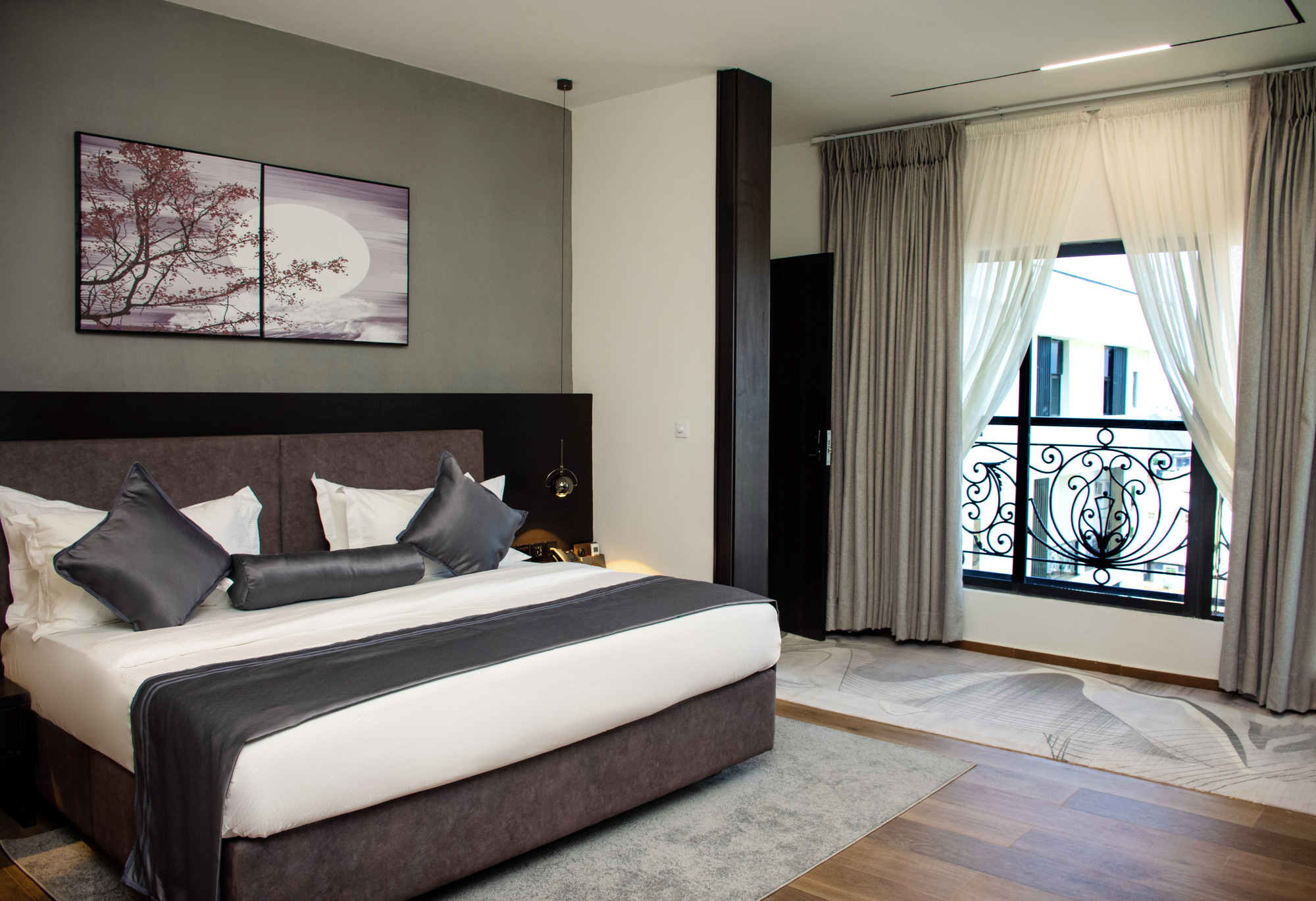 Thribeka International Hotel Presidential Suites